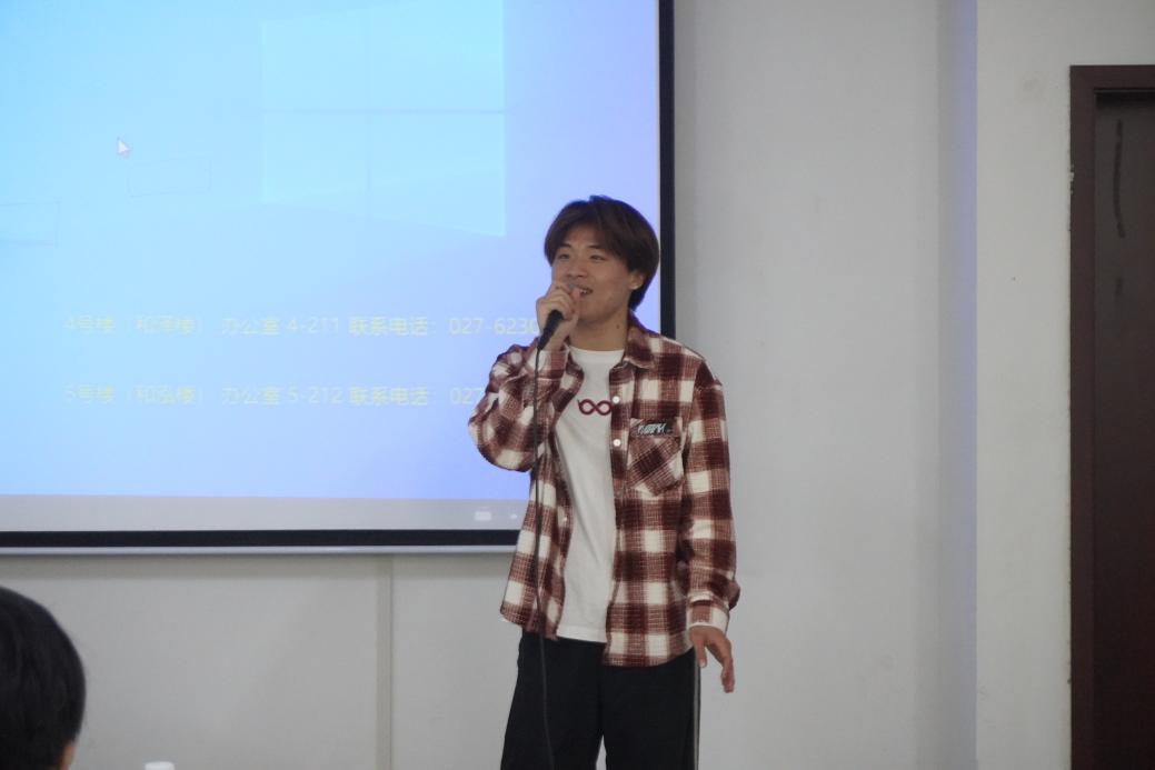 fd8389f9d3f4df8ba8c09e5396896c75